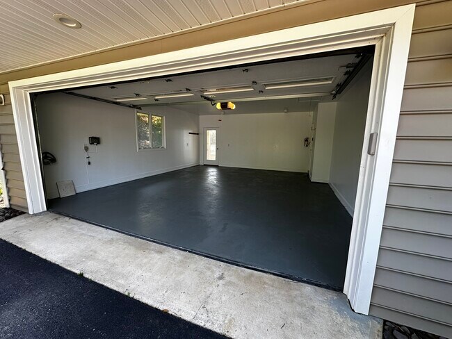 Building Photo - 705 Whitehall Plains Rd