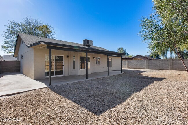 Building Photo - 6934 W McLellan Rd