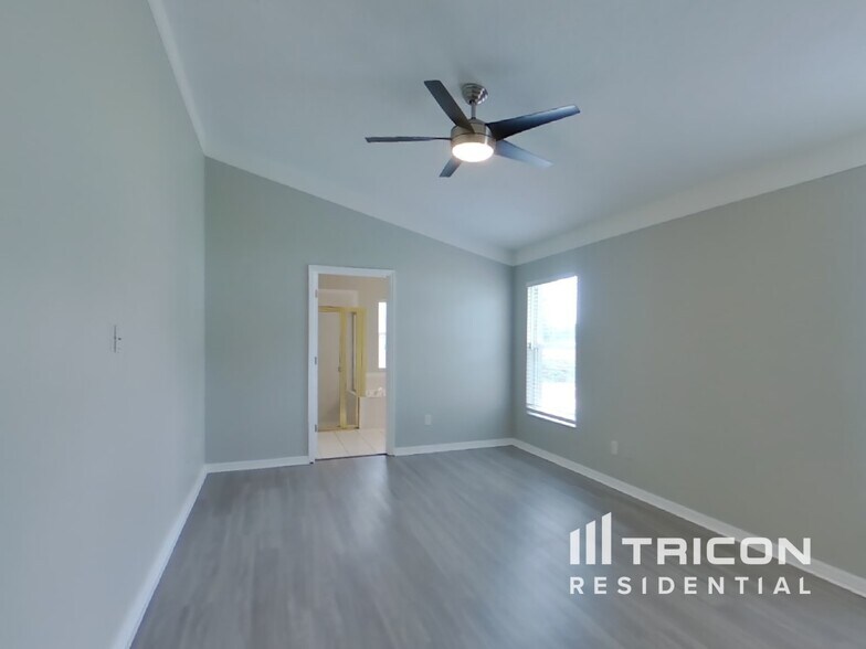 Building Photo - 5740 Rywood Dr