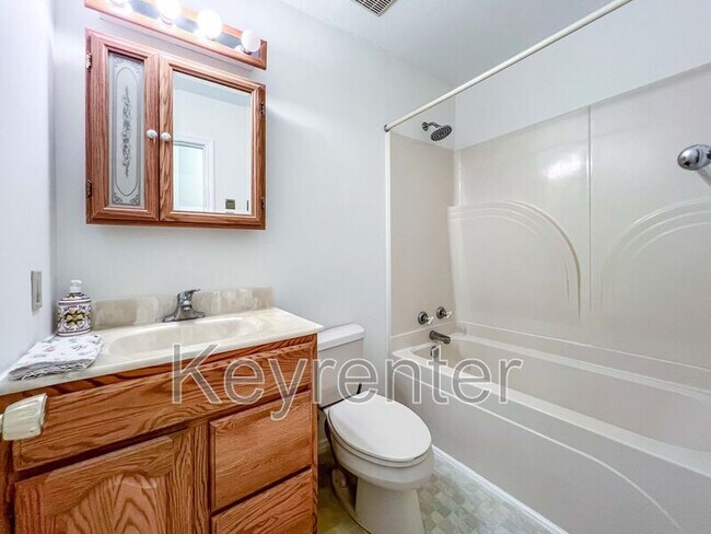 Building Photo - 830 Gondola Dr