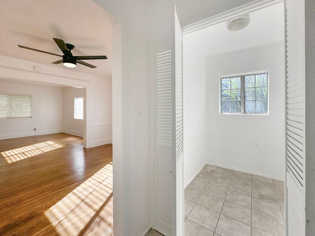 Building Photo - 209 Elm St