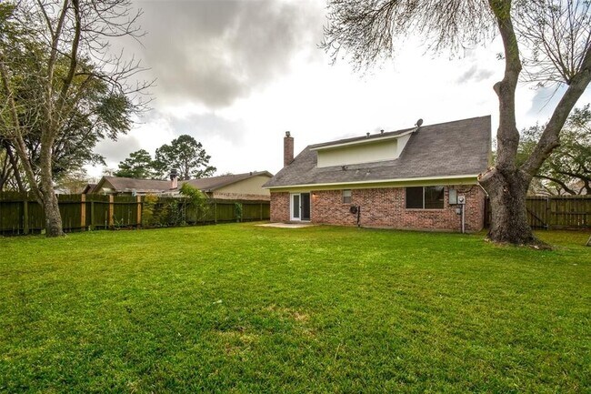 Building Photo - 2110 Whiteback Dr