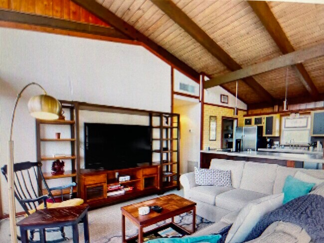 Building Photo - 6410 Lincoln Rd