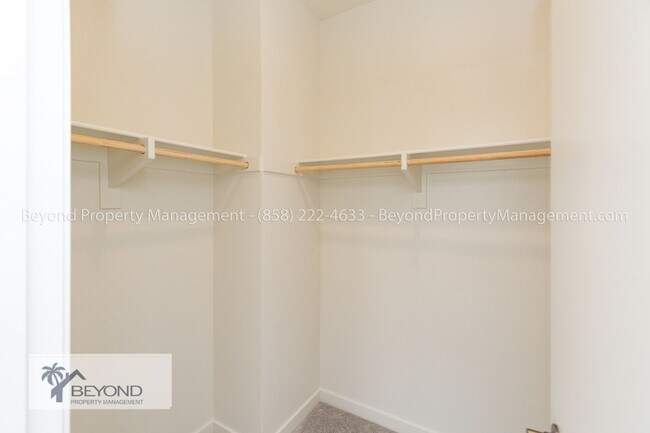 Building Photo - OTAY MESA !!!TRI LEVEL PERFECTION 2 BED/2....