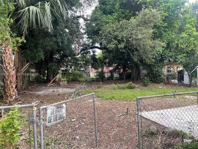 Building Photo - 24 NE 169th St