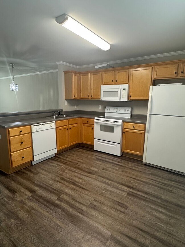 Building Photo - 320 Logmont Trace