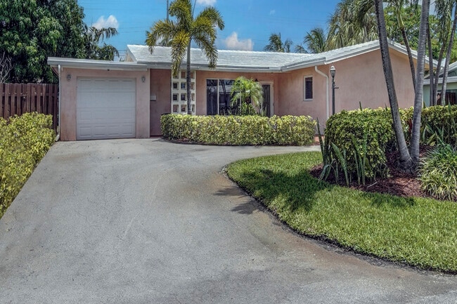 Building Photo - 2731 NE 53rd St