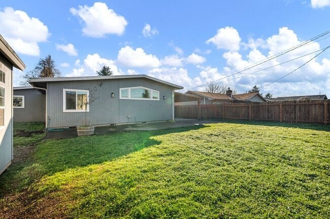 Building Photo - 2577 Elysium Ave