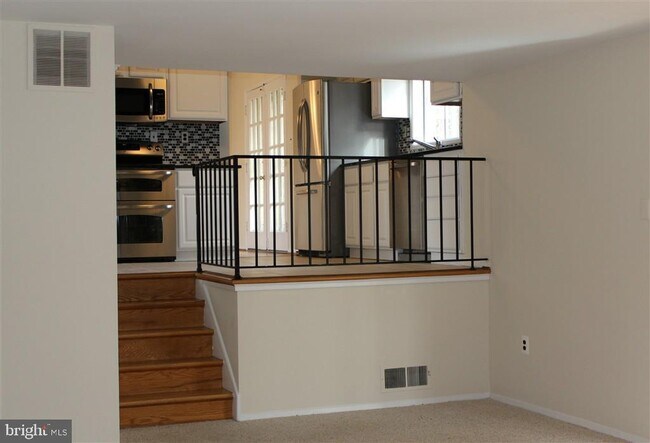 Building Photo - 1049 Balls Hill Rd