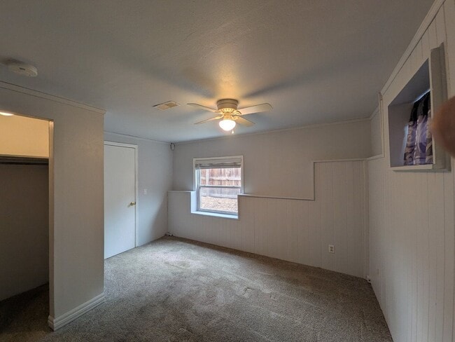 Building Photo - 2128 Beacham Dr