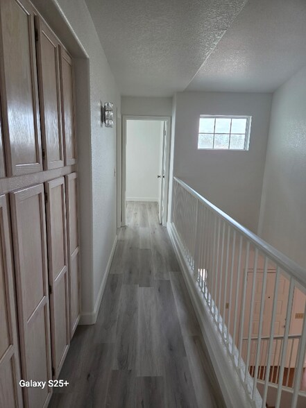 Building Photo - 8631 W Monte Vista Rd