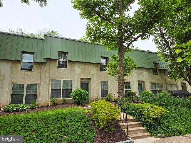 Building Photo - 441 Tomlinson Rd