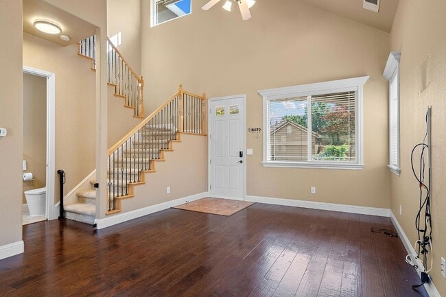 Building Photo - 8204 Ashcrest Ln