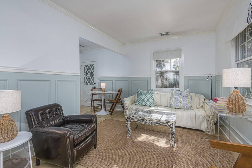 Building Photo - 48 Osborne Ave