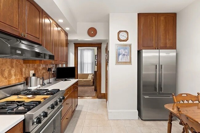 Building Photo - 58 Boston St