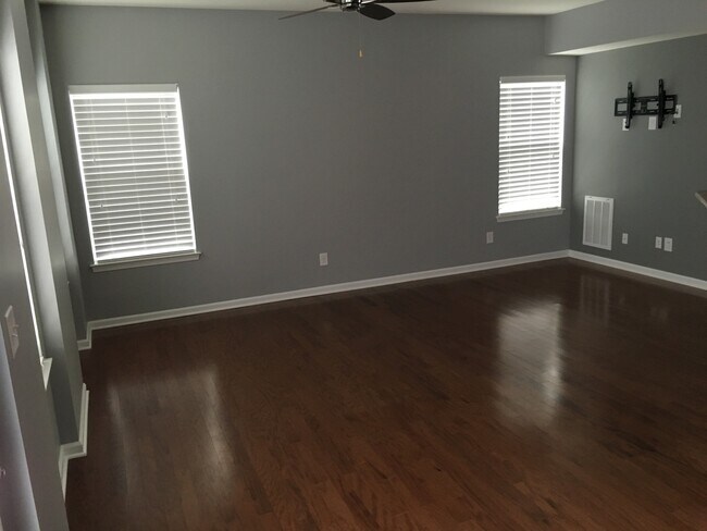 Building Photo - 113 Grande Sky Ct