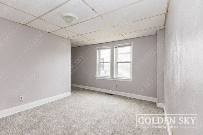 Building Photo - 230 Kinsey St