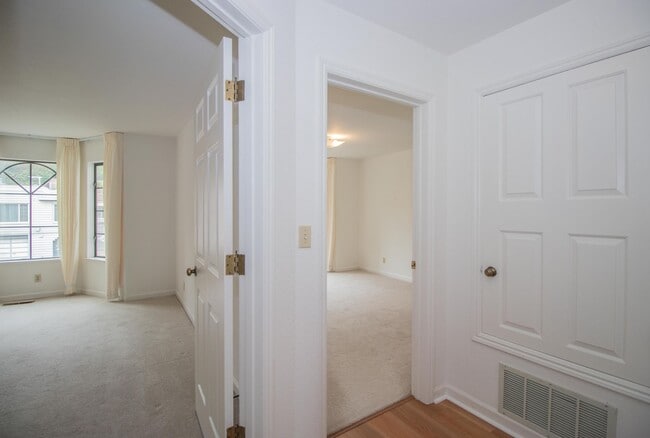 Building Photo - Spacious 3 Bed/2 Bath Flat with Stunning City Views | AMSI | Alexandr Metlinski