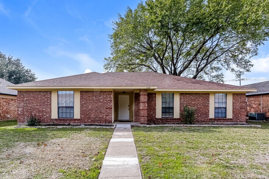 Primary Photo - 2618 San Saba St