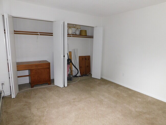 Building Photo - 85 Oxbow Dr