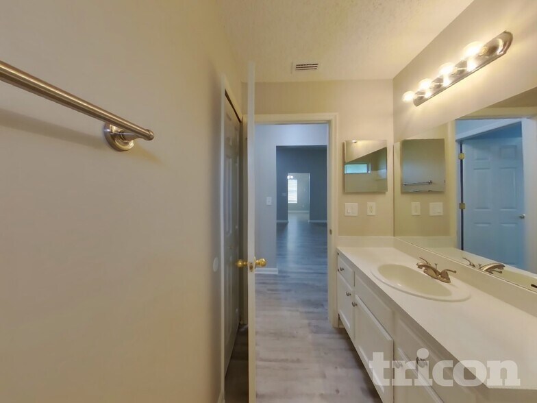 Building Photo - 2990 Brittany Bluff Dr