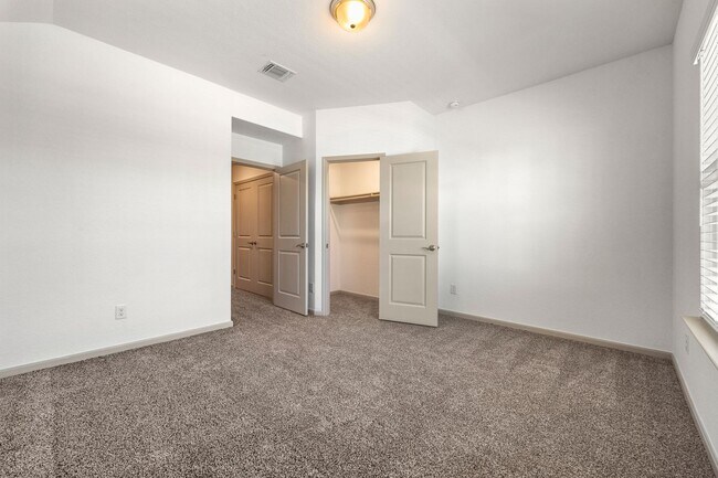 Building Photo - 7518 Gramercy Wy