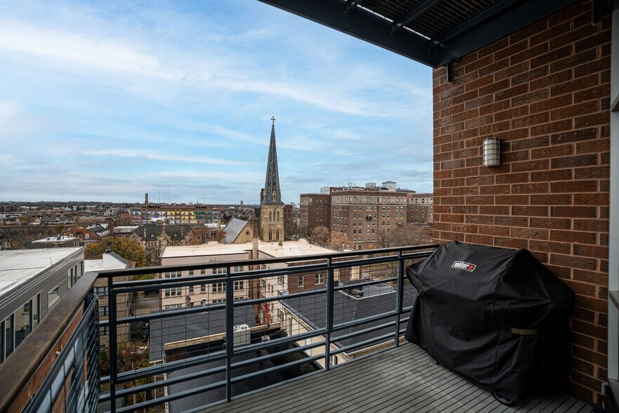 Balcony - 1111 N Marshall St