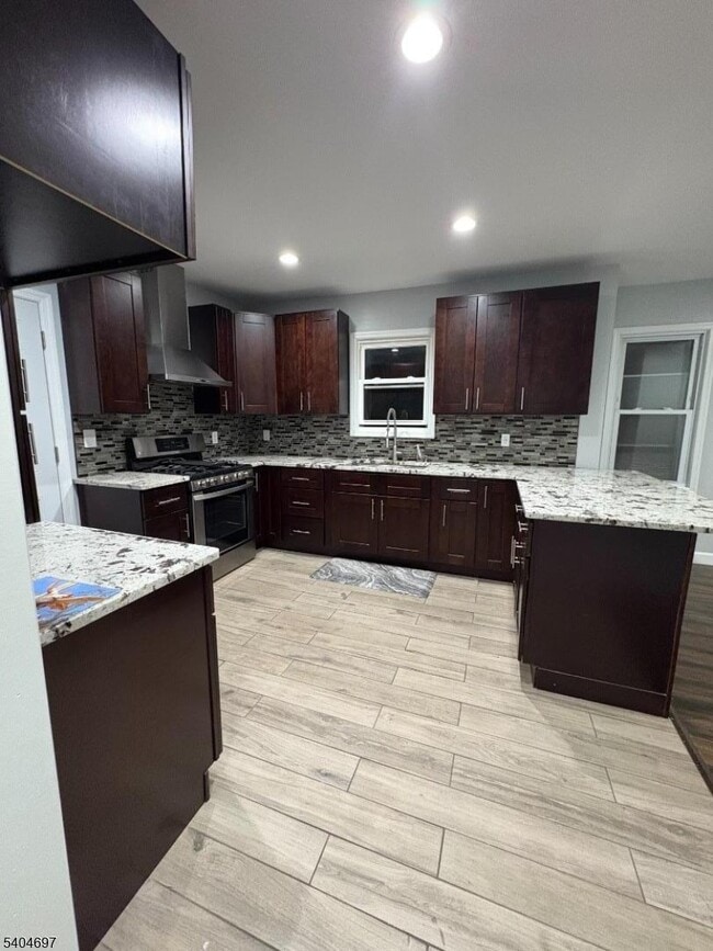 Building Photo - 173 Lincoln Ave