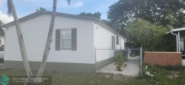 Building Photo - 11931 Watergate Cir