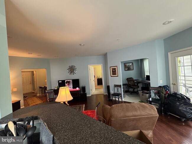 Building Photo - 2604 Chapel Lake Dr