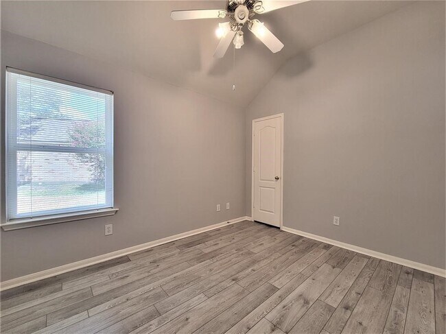 Building Photo - 13910 White Oak Glen Ct