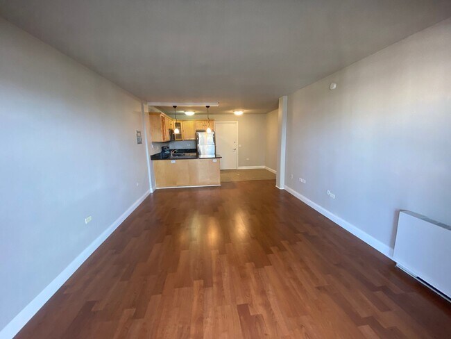 Building Photo - 1 bedroom High Rise Living Downtown