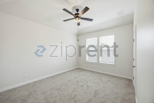 Building Photo - 131 Trifle Trl