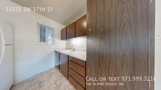 Building Photo - 13325 SW 17th St