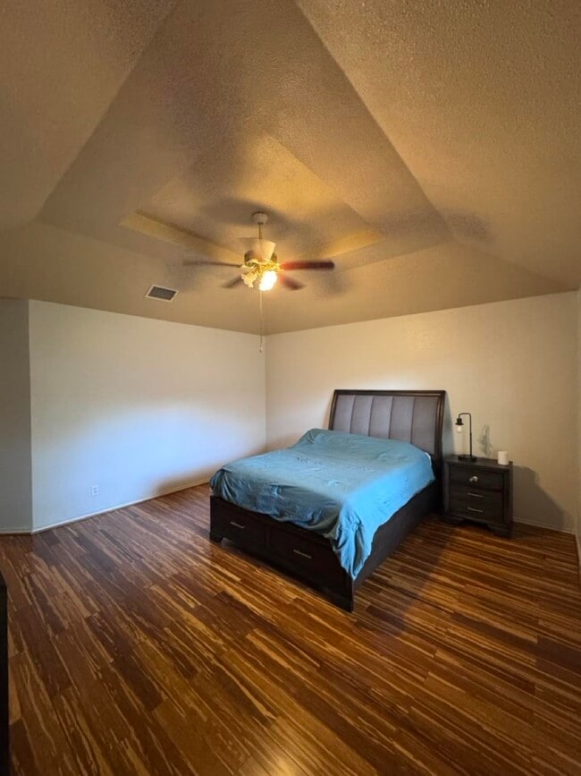 Building Photo - 1108 Topaz Trail