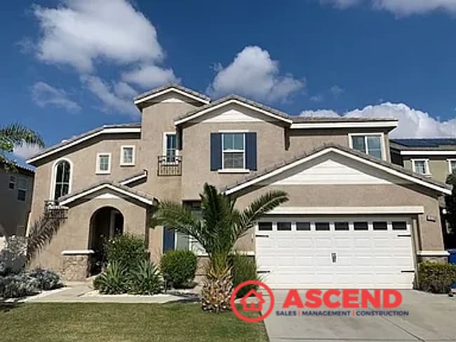 Building Photo - 2-Story Home In Southwest!