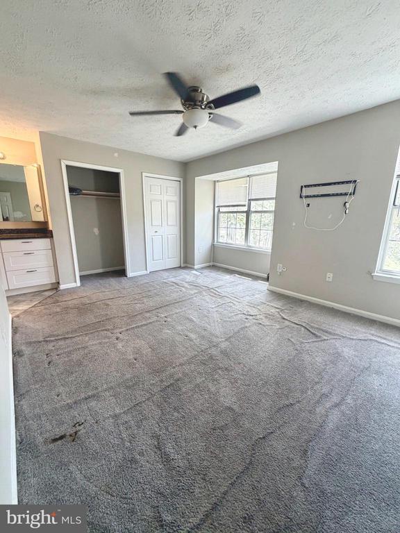 Building Photo - 6133 Sea Lion Pl