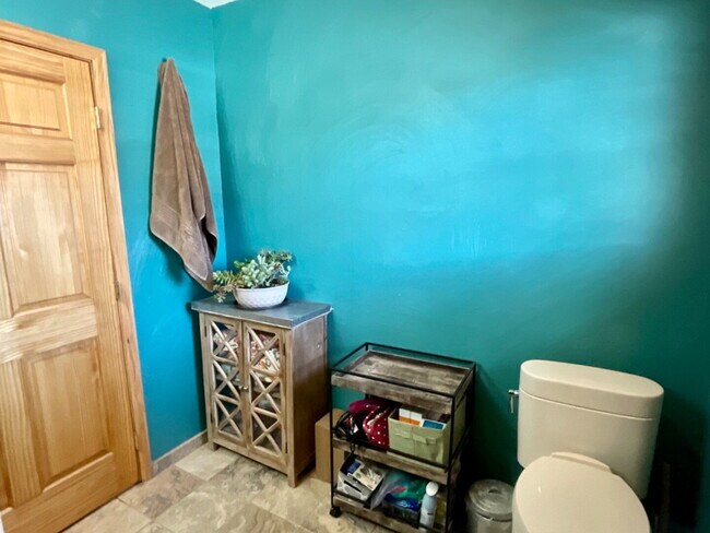 Building Photo - Charming 2-Bedroom Corner Lot Home with Be...
