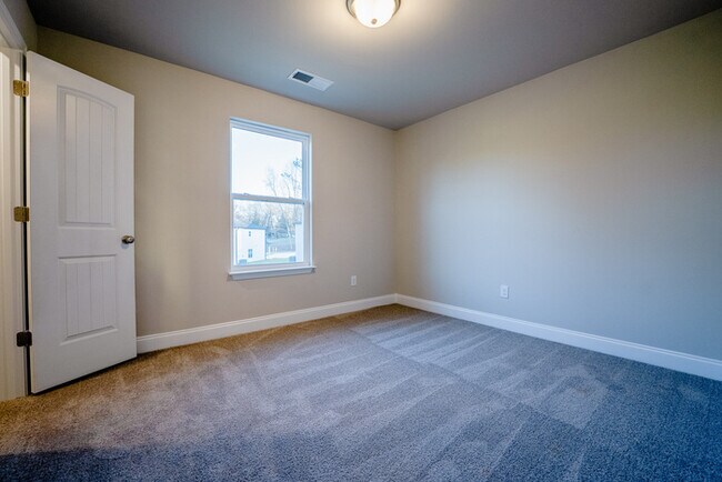 Building Photo - 203 Cromer Rd