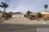 Building Photo - 3 Bed 2 Bath Home With Spacious Back Yard