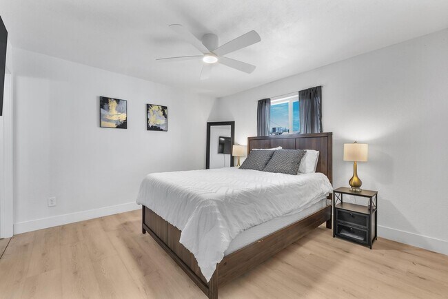 Building Photo - 1510 W 7th Dr