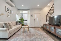 Building Photo - 762 Belmont Pl E