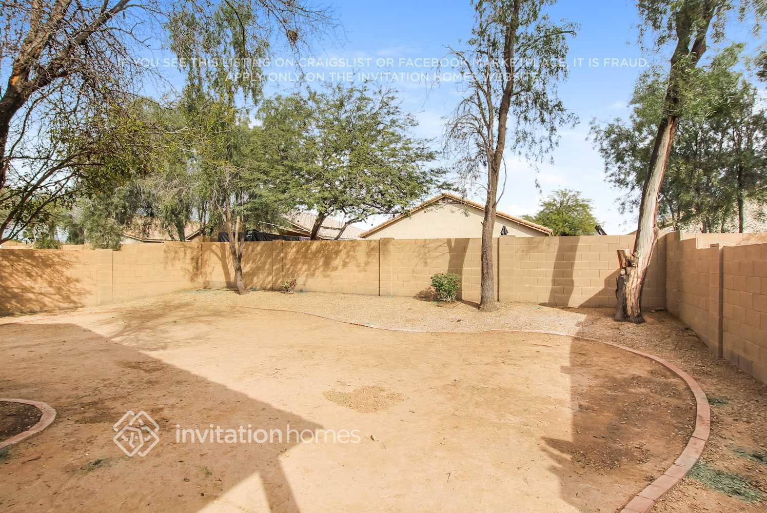 Building Photo - 2423 S 82nd Ln