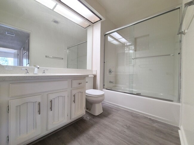 Building Photo - Upstairs 2-Bedroom Condo in South Redlands!