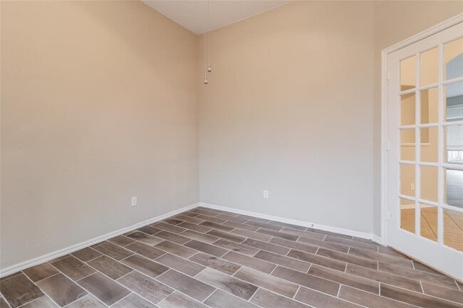 Building Photo - 1125 Oak Creek Dr