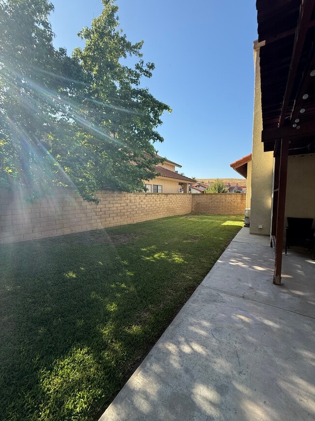 Building Photo - 6369 Sunny Meadow Ln