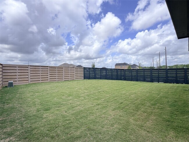 Building Photo - 10702 Ursa St