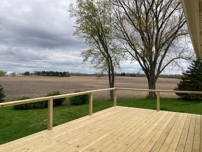 Building Photo - 4 bedroom farmhouse