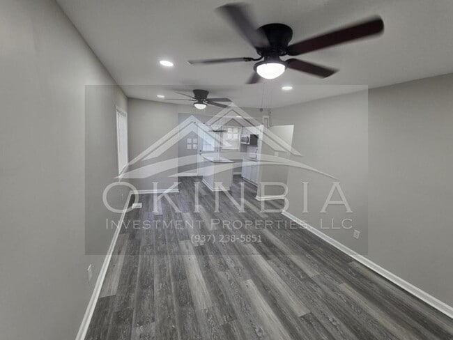 Building Photo - 4420 Catalina Ave