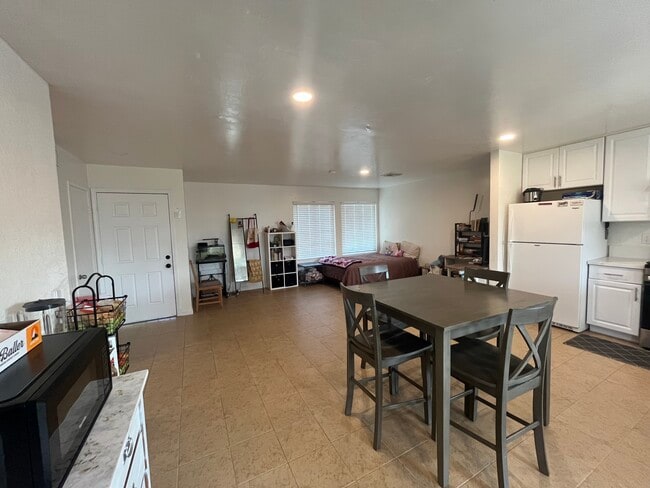 Building Photo - 8695 Belfast Cir